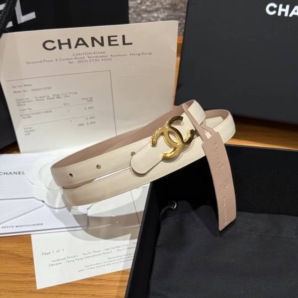 CHANEL Beige Leather Gold CC Logo Belt B25S Made in France Size 32/80