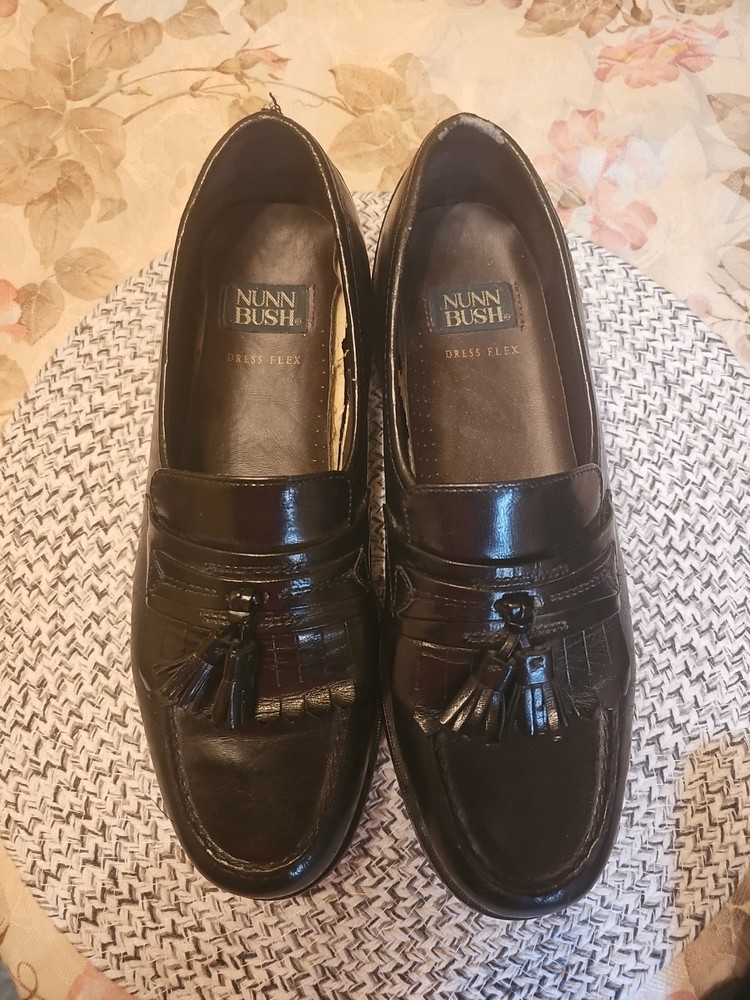 Men's 9 M Black Nunn Bush Tasseled Leather Dress Loafers