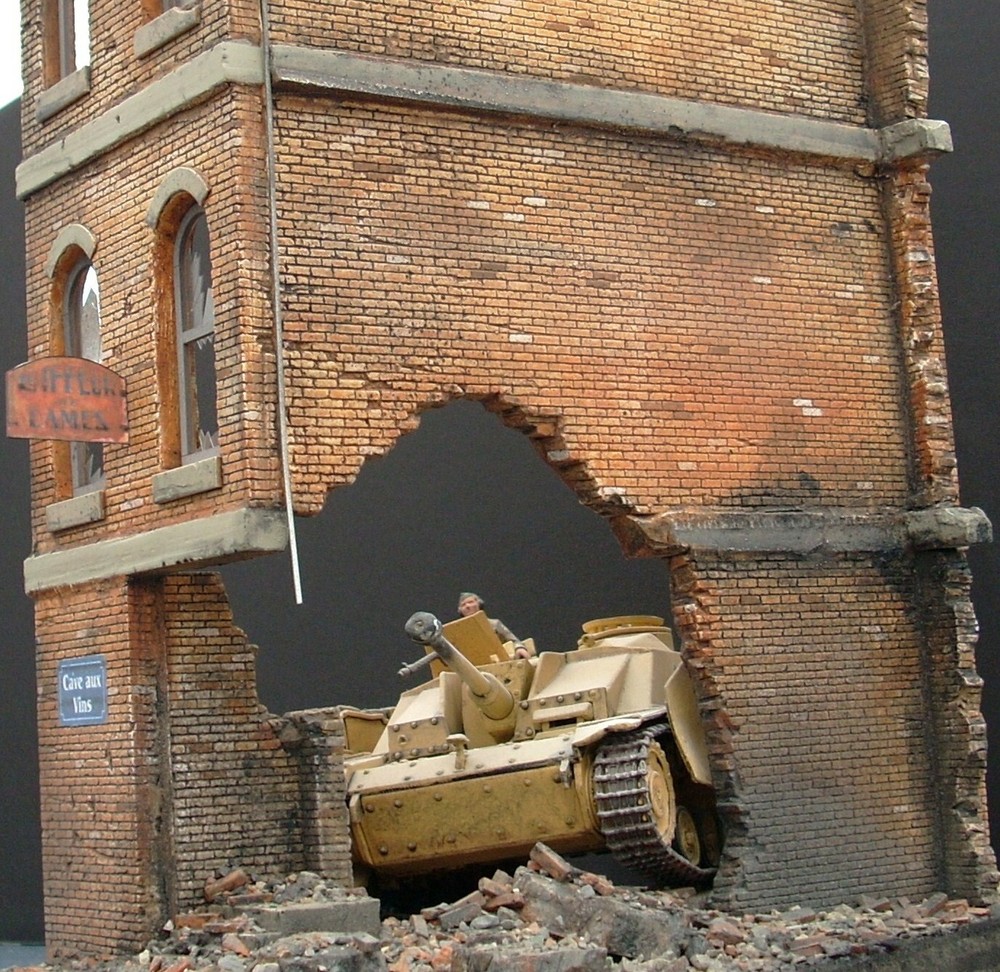 Dioramas Plus DP1 Brick Ruins 1/35 Scale Model Kit Building Ruins WWII + Rubble