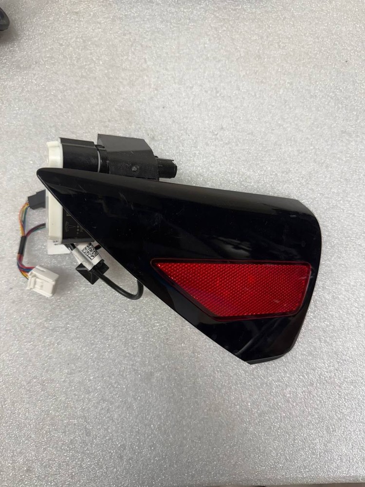 ⚓️2017-2025 TESLA MODEL 3/Y Charge Port Door Left Light Driver OEM 1566302-10-H