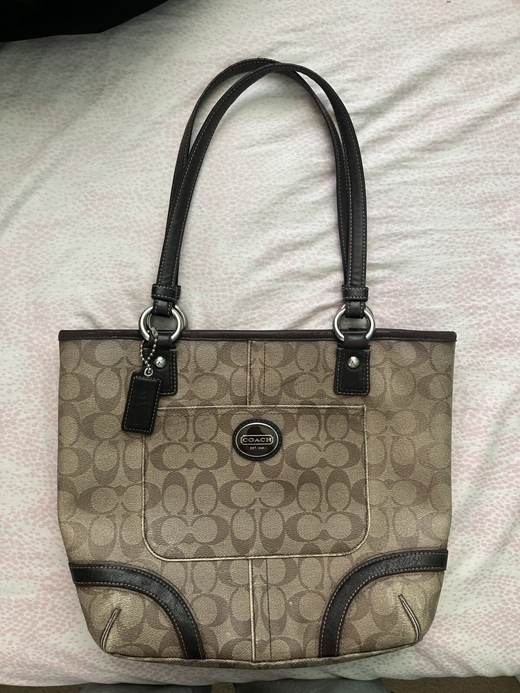 Coach Medium Shoulder Tote Handbag in Signature Leather