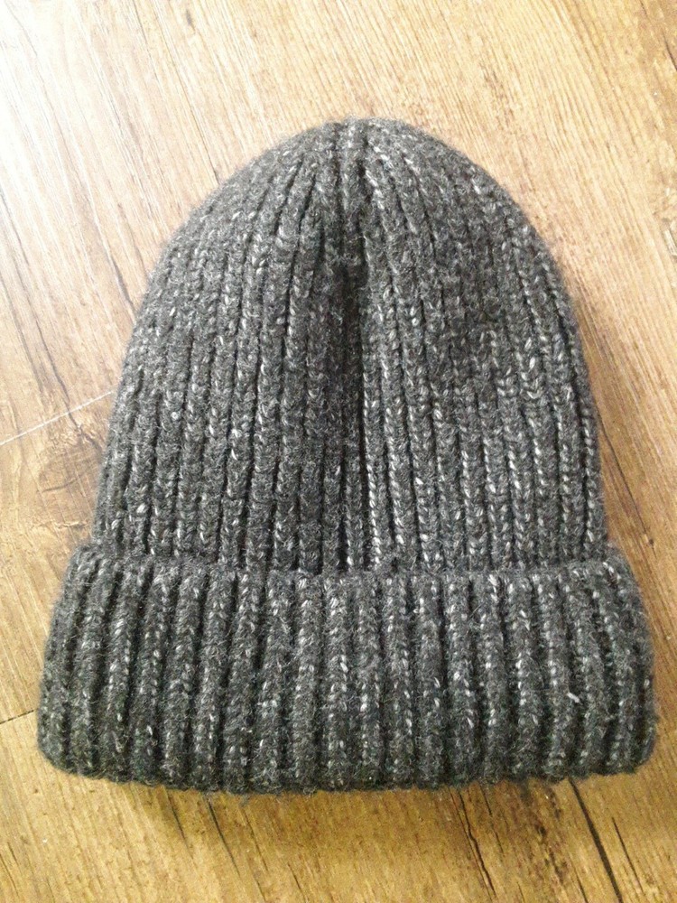 Time and Tru Womens Knitted Black Grey Beanie Hat One Size Fits Most