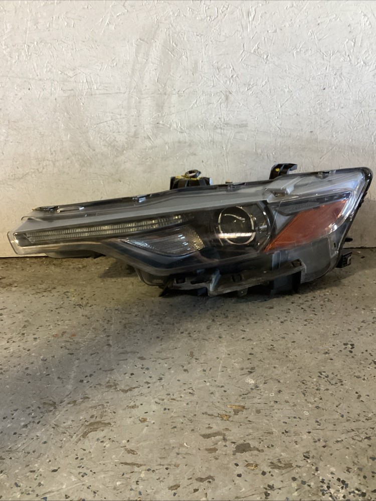 2017-2020 Maserati Levante Left Driver Side Headlight Xenon HID OEM Used