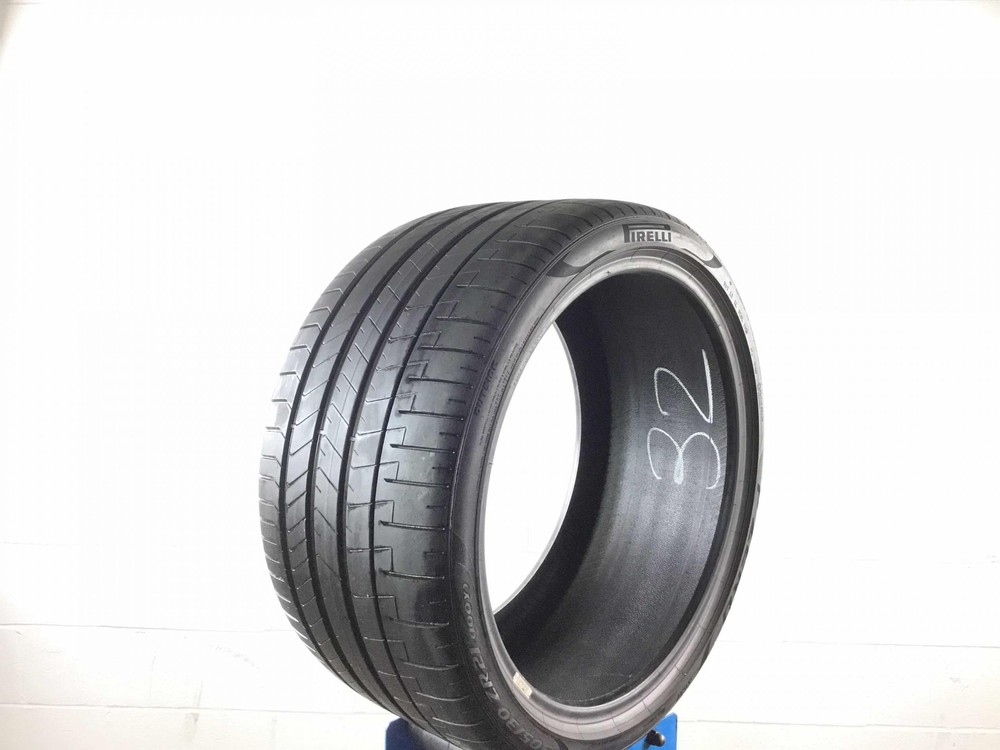 Set Of 2 P305/30R21 Pirelli P Zero NA1 100 Y Used 7/32nds
