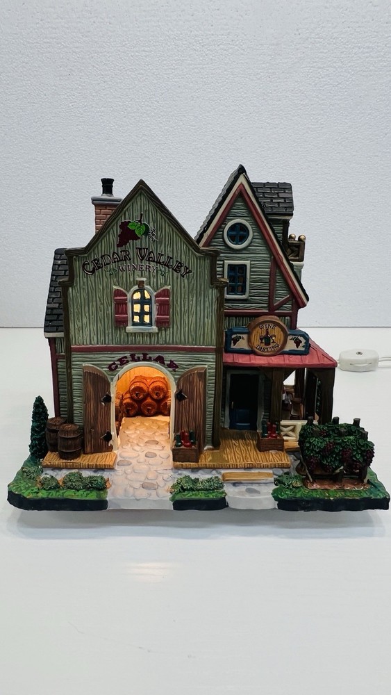 Lemax Harvest Crossing “Cedar Valley Winery” 15244 Retired 2011 Excellent !