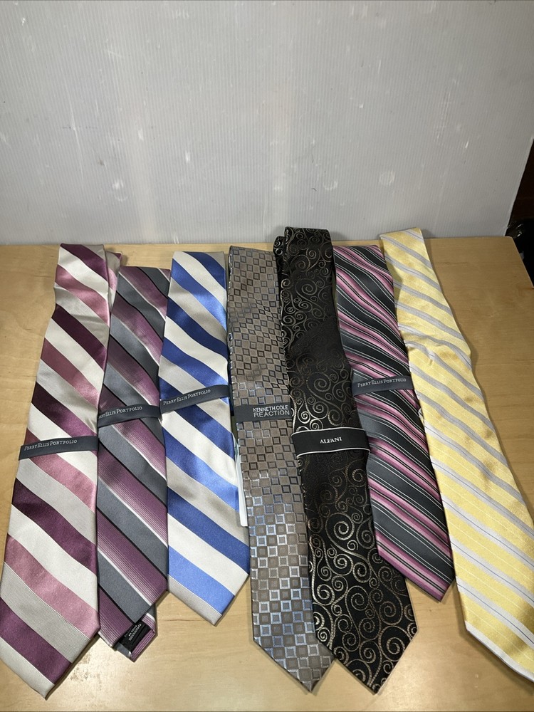 Lot of Perry Ellis Portfolio, Kenneth Cole, Alfani & Club Room Ties Men
