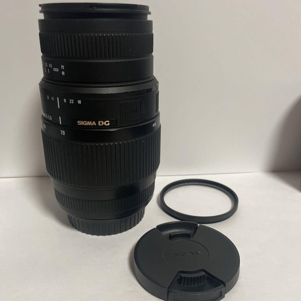 Sigma 70-300mm f/4-5.6 Macro Telephoto Lens for Canon DSLR Cameras