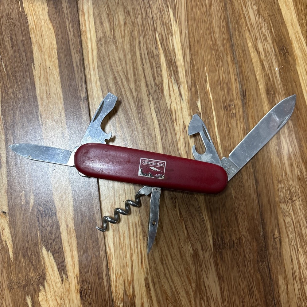 Vintage Marlboro Adventure Team Victorinox Swiss Army Knife Multitool with Collector Case