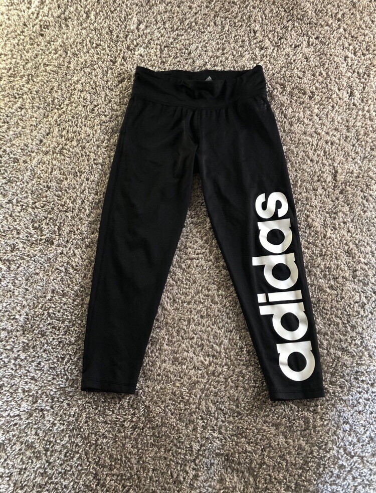 Addias Women’s Logo Capris Leggings Size small