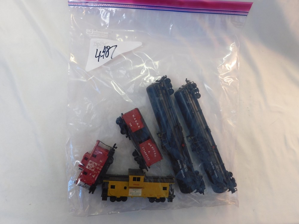 Grab Bag HO Scale Rolling Stock Lot# 4-487, 5 Pieces