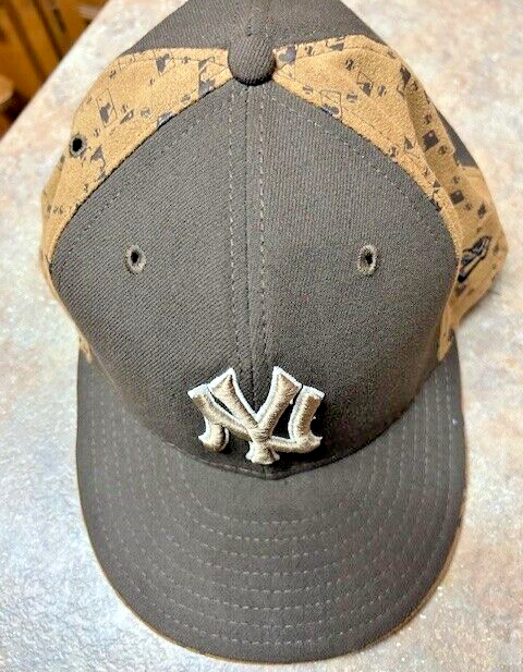 New York NY YANKEES FITTED HAT/CAP ~ SIZE~ 8 ~ 63.5 CM ~BROWN/TAN~baseball