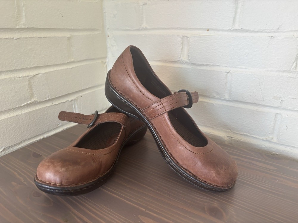 Born CQH10 Brown Leather Mary Jane Flat Slip on Shoes Women's Size 8.5