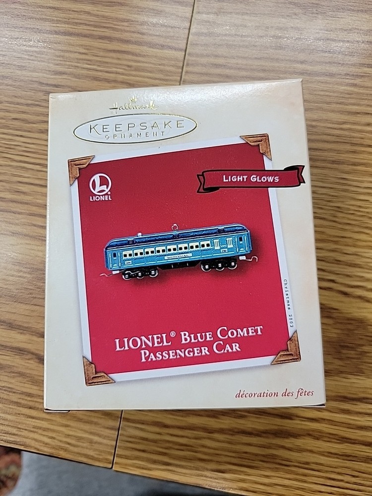 Hallmark Keepsake Lionel Blue Comet Passenger Car with Glowing Lights