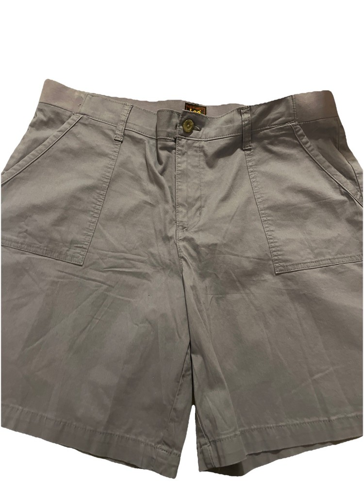 Women’s Khaki 18 M Shorts RN #130273 Light Navy Blue