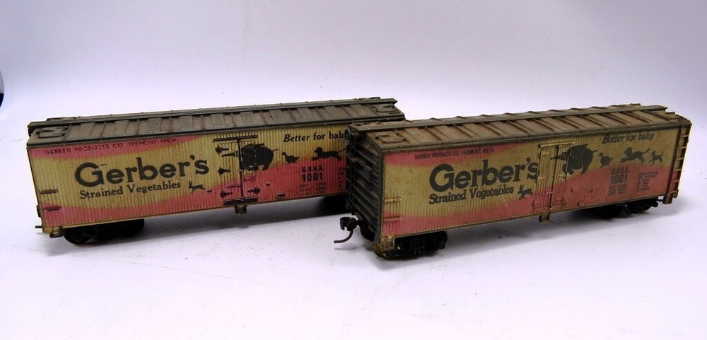 Two (2) Tyco HO Scale Weathered Gerber's Wood-Sided Reefers w/Kadee Couplers