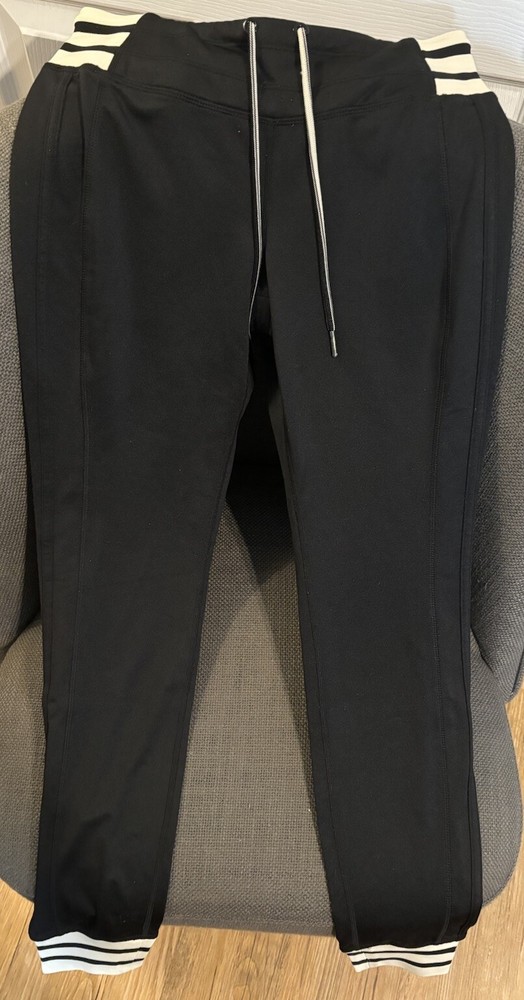 Athleta Women’s Black Legging Joggers- Size Small