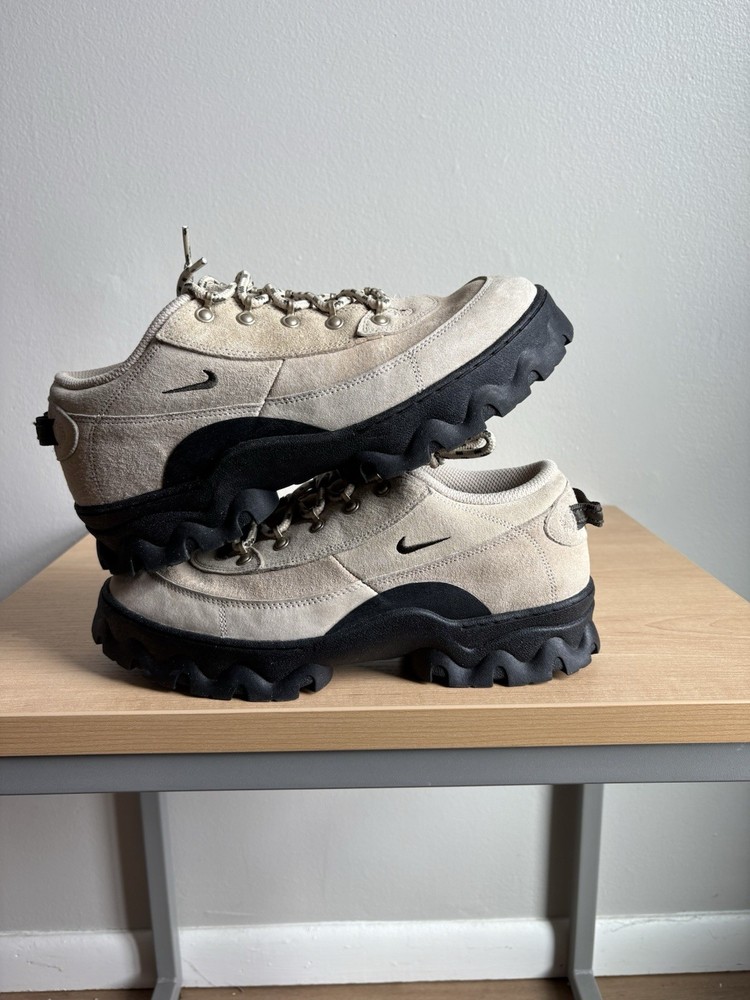 Nike Lahar Low Size 10 Men’s Hiking Shoe used no original box but great shape