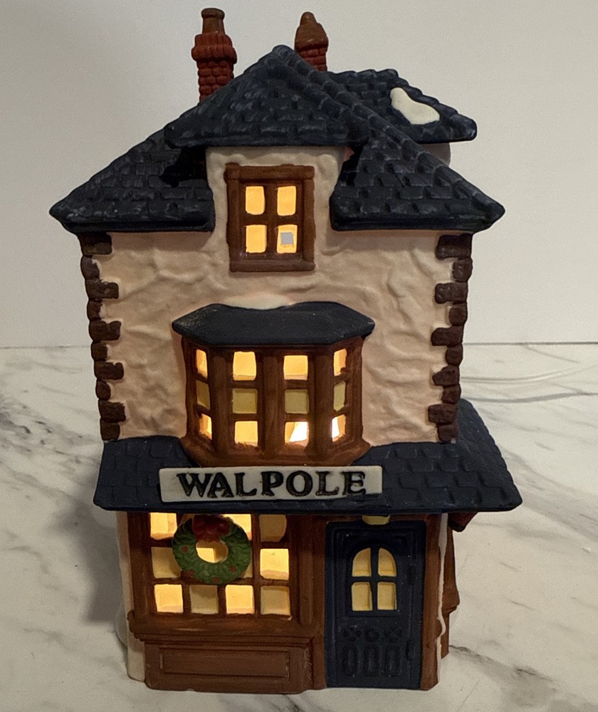 Dept 56 Dickens Village Walpole Tailors 5812-2 1993 Vintage Collectible