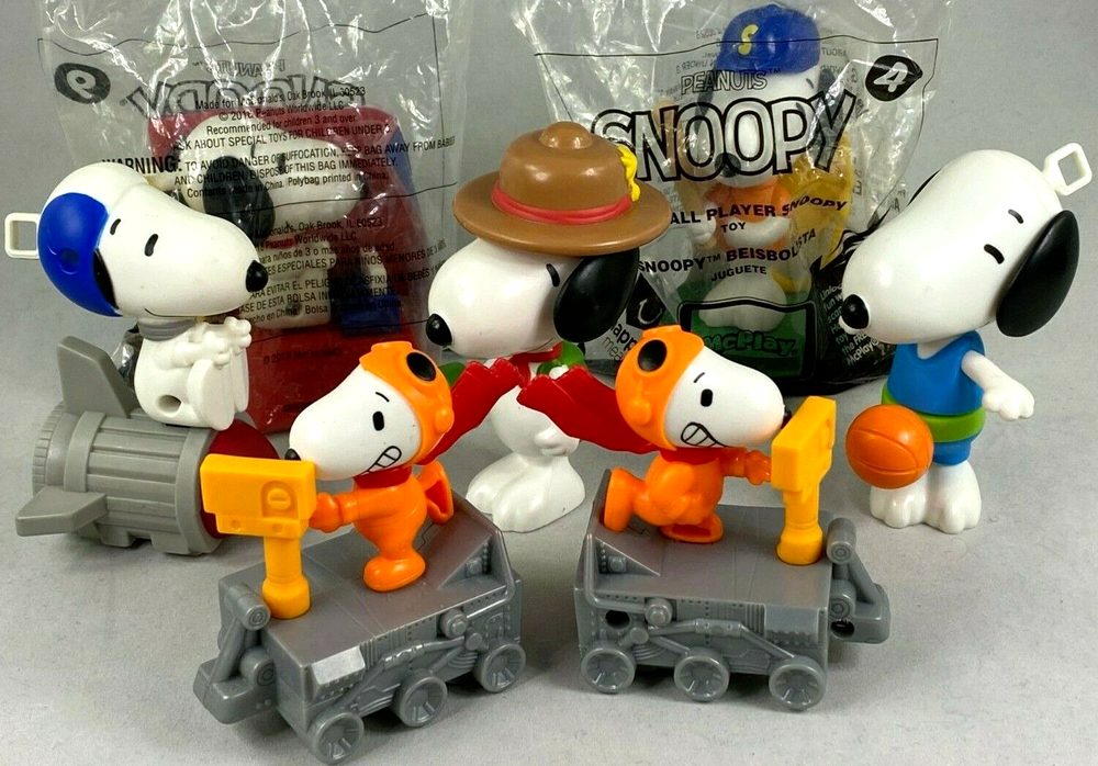 Peanuts Mcdonalds Toys Featuring Snoopy Character Lot Of 7 - 2 Unopened 5 Opened