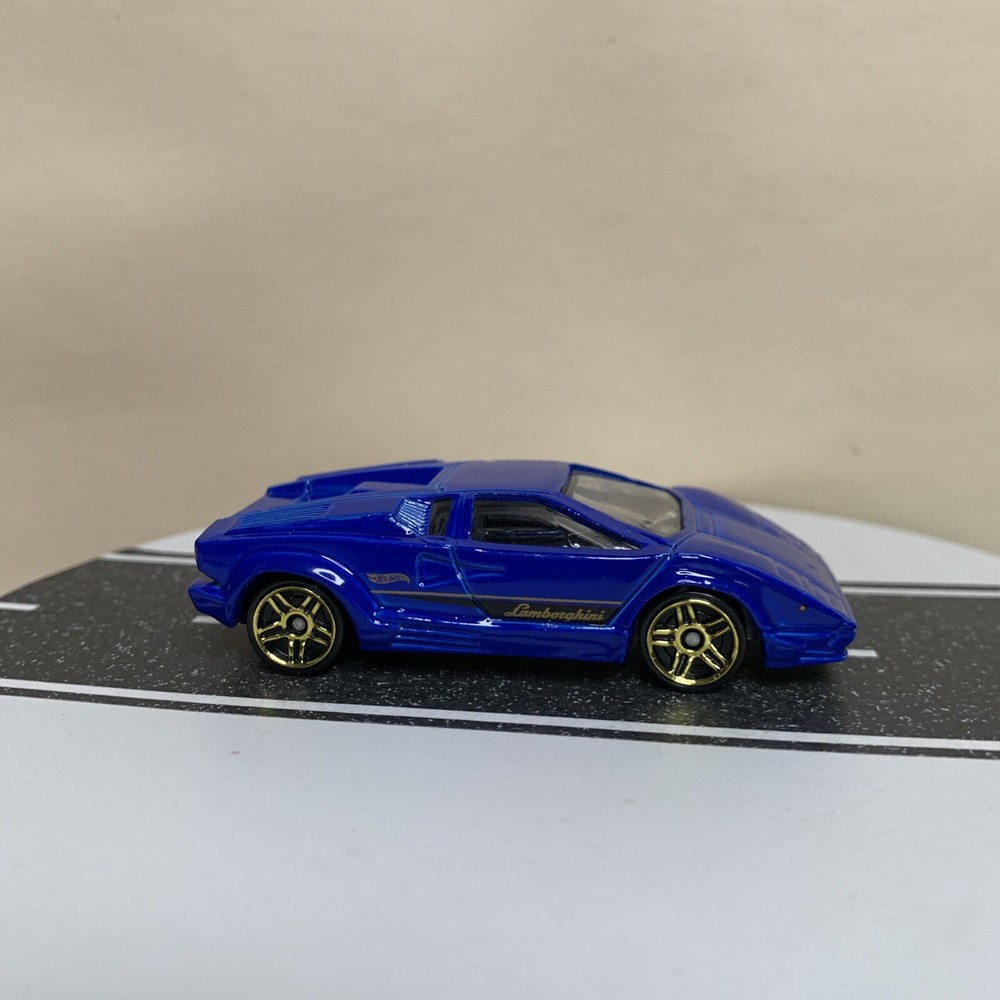 Hot Wheels World Race Lamborghini Countach 25th Anniversary Blue Gold PR5 NM