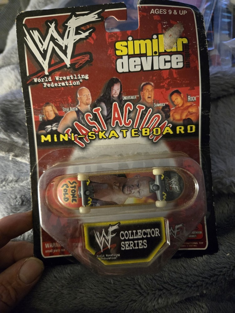 WWE Mini Skateboard 3 Stone Cold And Stone Cold Action Figure