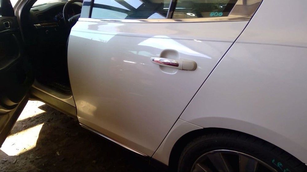 09-16 MKS Driver Rear Door Tinted Glass Lower Side Moulding 4344857