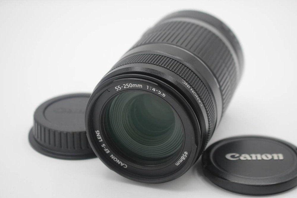 Canon EF-S 55-250mm F4-5.6 IS telephoto lens in good used condition