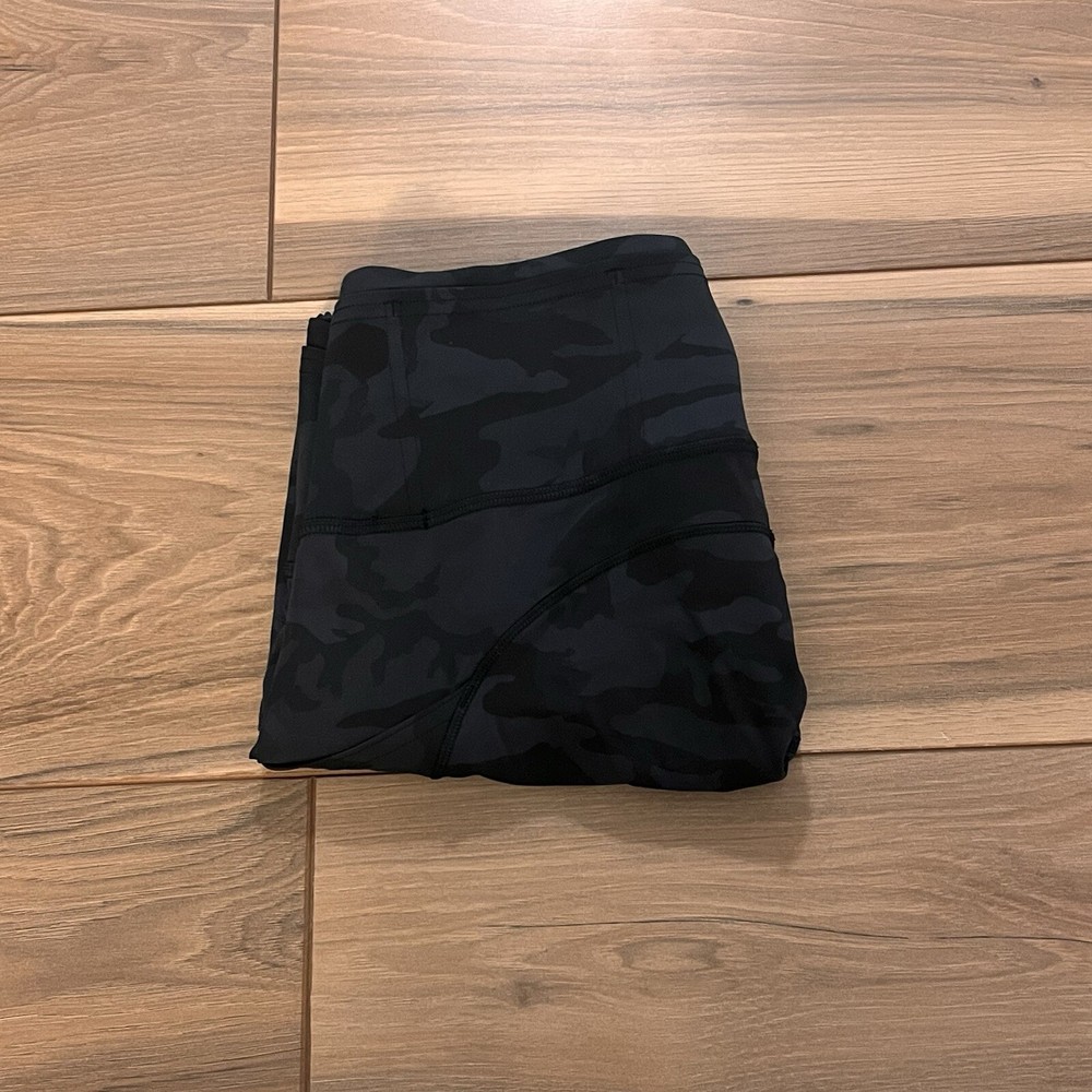Lululemon Fast Free Crop Leggings Womens Size 8 Grey Black Camo
