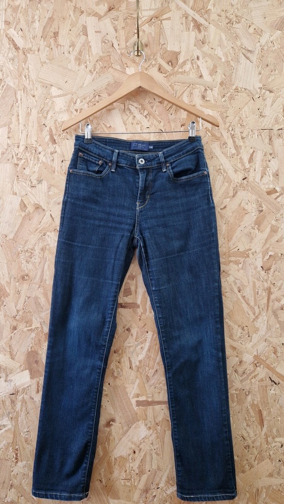 Levi's Demi Curve Classic Slim Leg Jeans Waist Size 28
