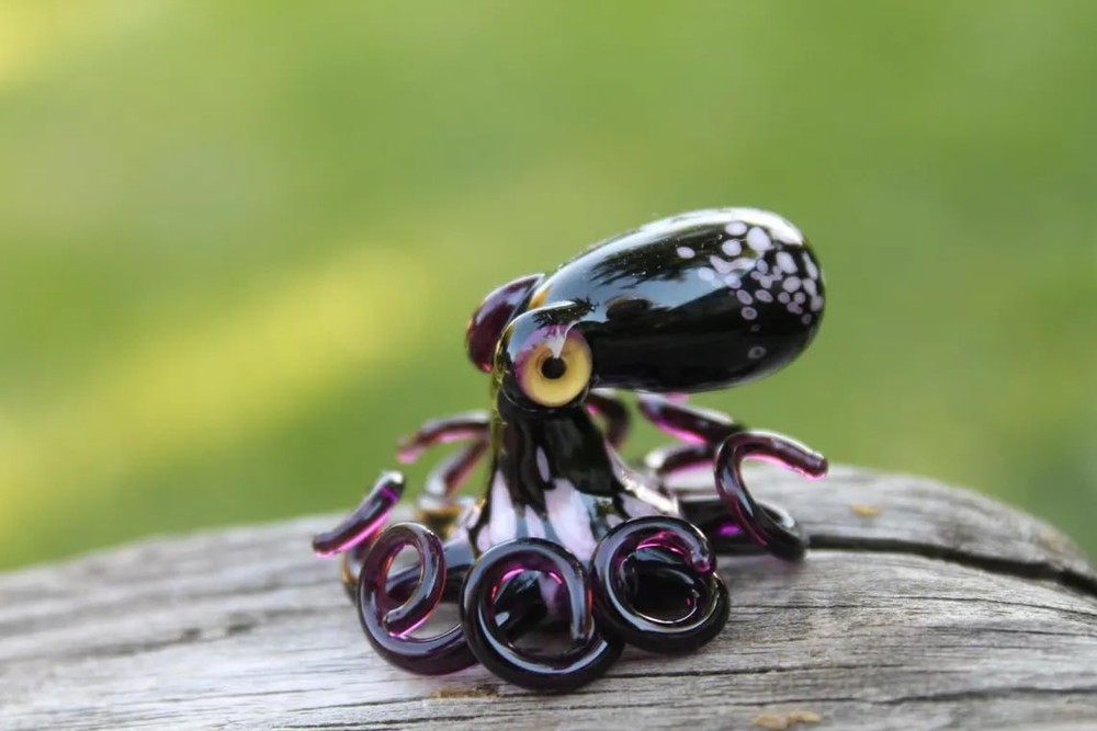 Purple White Handmade Glass Octopus Figurine –  Lampwork Animal – Miniature