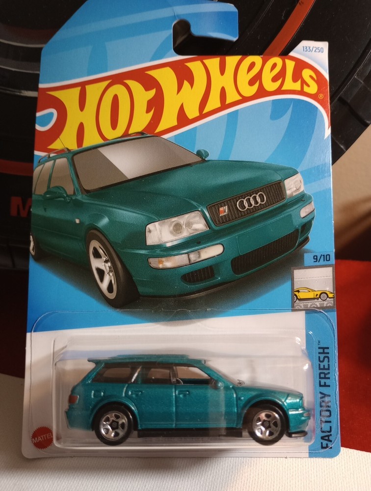 Hot Wheels 94 Audi Avant RS2 Green #133/250 Mainline 2024 9/10 Chrome Wheels