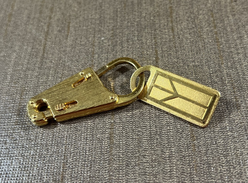 Vintage Golden Oldsmobile Car Drop In Mailbox Keychain Milwaukee Wisconsin 3.5