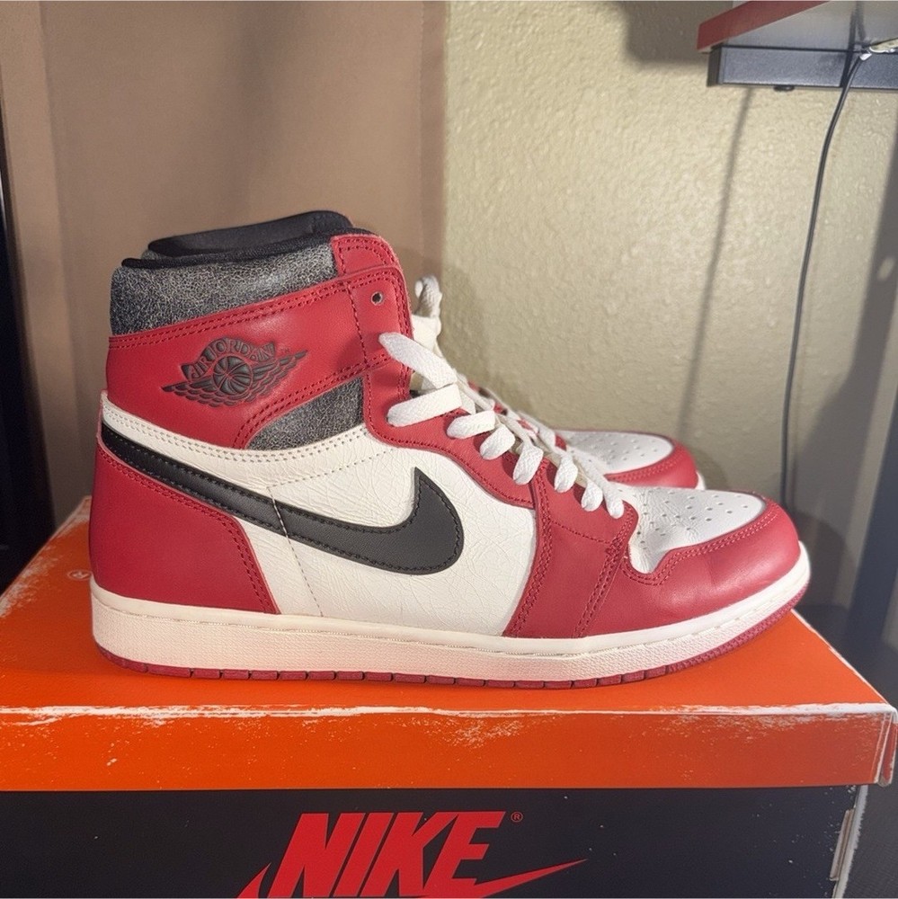 Nike Air Jordan 1 Retro High OG Chicago Lost & Found Red Black DZ5485-612