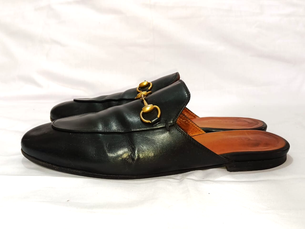 GUCCI BLACK LEATHER FLAT SANDALS SIZE, EU38.5, US8,