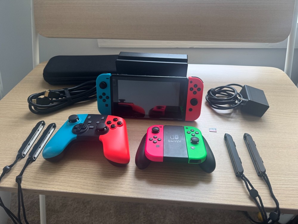 Nintendo Switch - 4 JoyCons - 12G8B Sandisk SD CARD - Case - USED - OBO