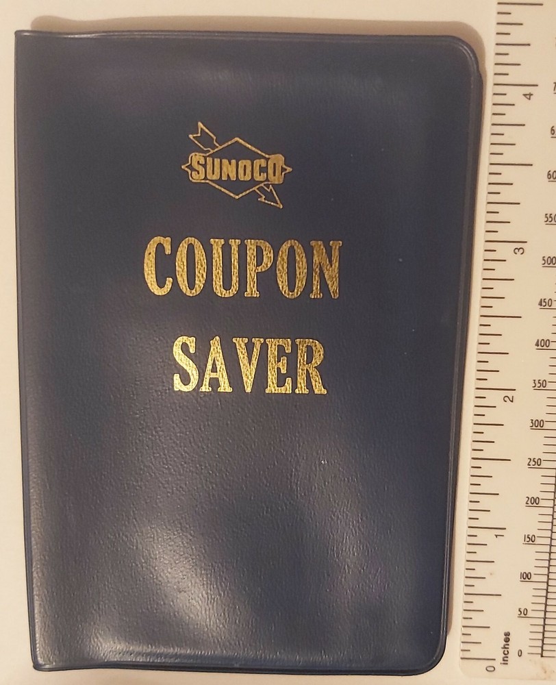 RARE VINTAGE SUNOCO BLUE PLASTIC COUPON SAVER WITH DIAGONAL ARROW-image
