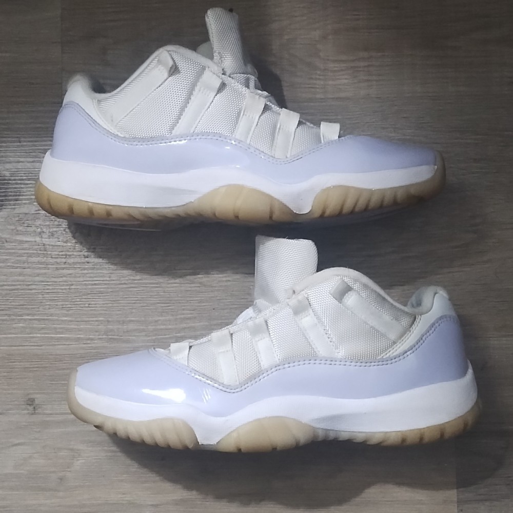 Air Jordan 11 pure violet