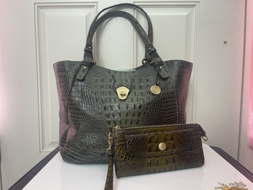 BRAHMIN Green Alligator Pattern Purse Matching Wallet