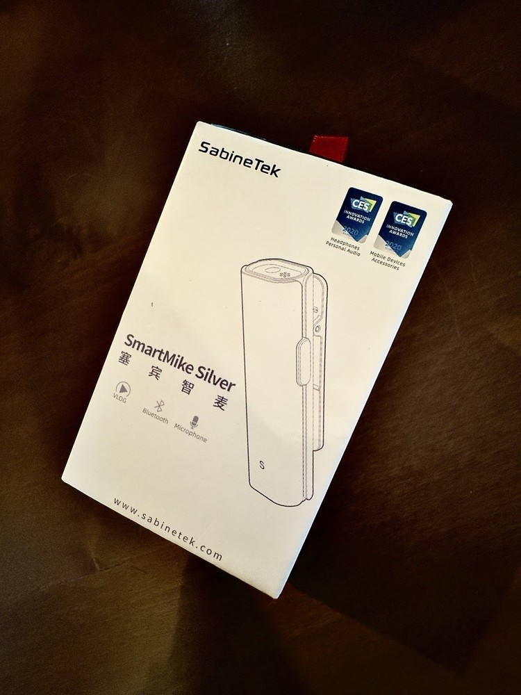 SmartMike Silver wireless Bluetooth lav mic like new barely used