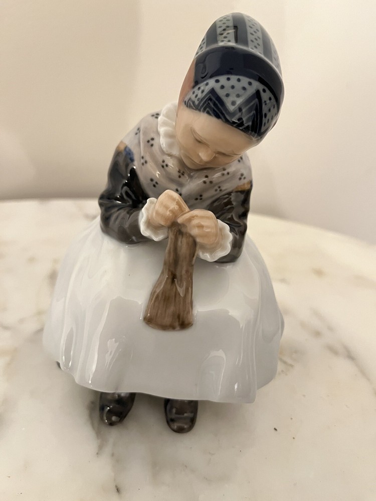 Vintage Royal Copenhagen 1314 Figurine ~  Girl Knitting