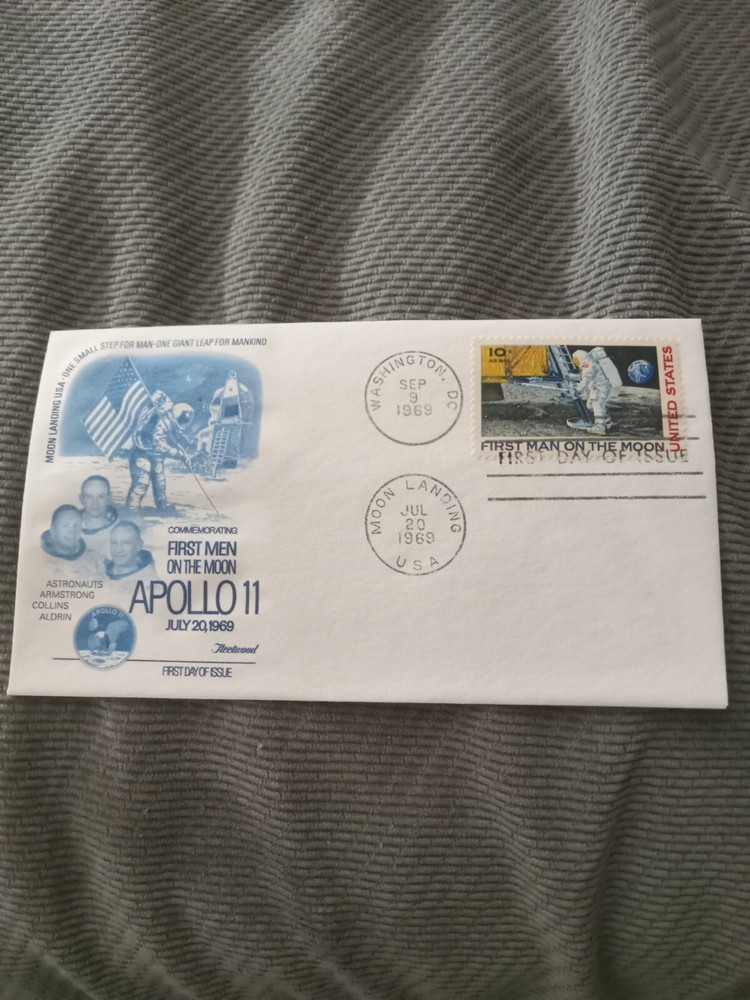 First Man On The Moon 10 Cent Stamp First Day Of Issure And Collectors Envelope