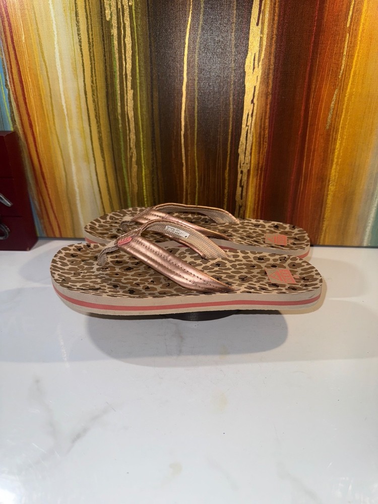 Reef Ahi Cheetah Flip Flops - Kids Size 6/7