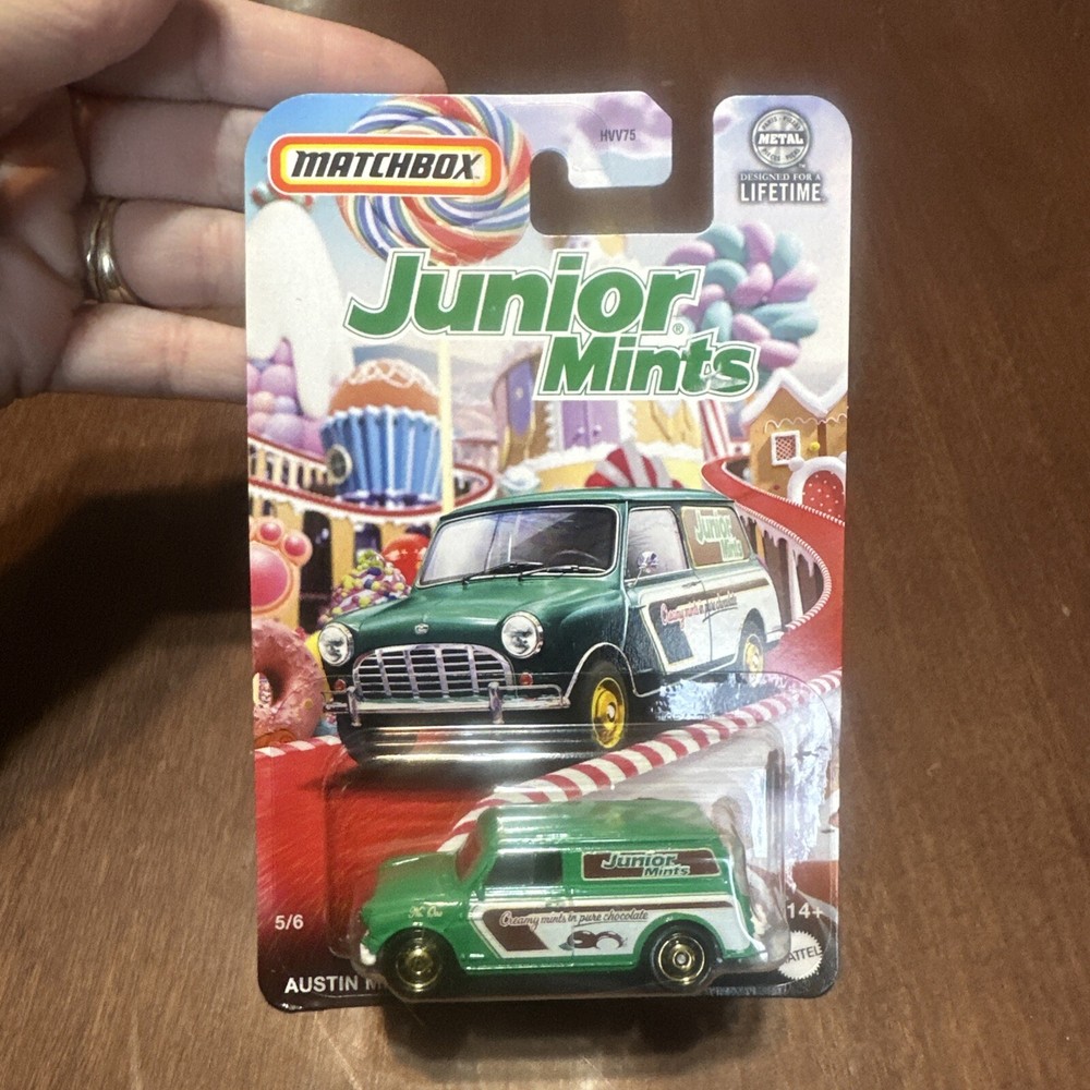 2024 Matchbox Candy series green Austin mini van (junior mints)