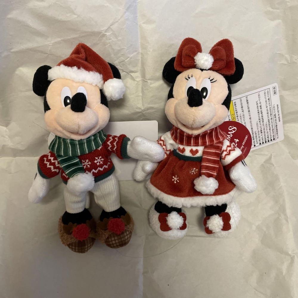 Disney Christmas 2024 Mickey Minnie Plush Badge