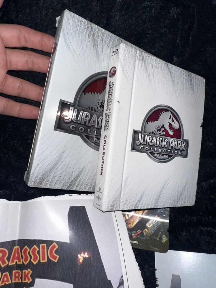 Jurassic Park Blu-ray Collection with 3D Slipcover and Mini Poster