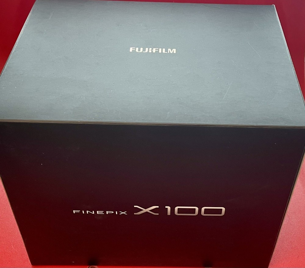 Fujifilm FinePix X Series X100 12.3MP Digital Camera - Silver