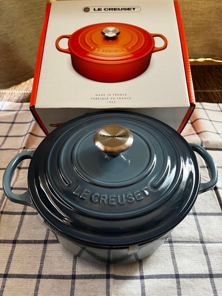 Le Creuset Signature Cocotte Ronde Marine Blue 20cm Double Near Mint