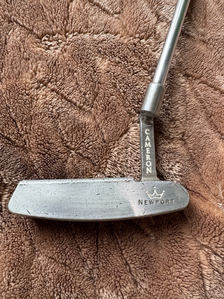 Scotty Cameron “the art of putting” Newport with original head cover & shaft