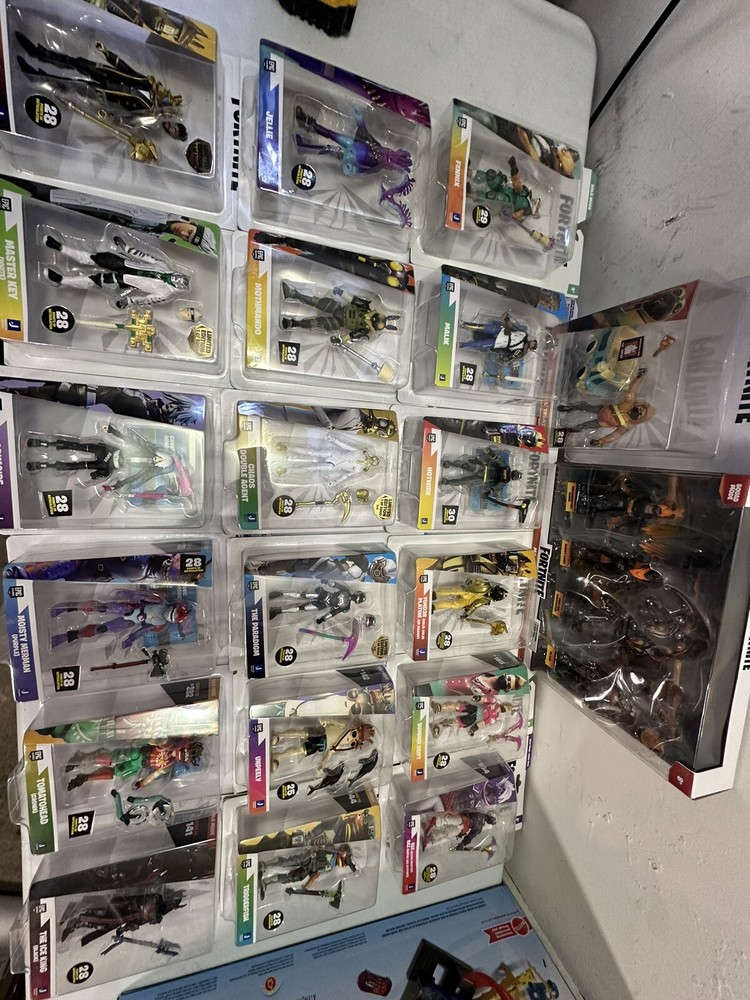 Fortnite Figures 4 Inch Solo Mode Lot Of 20 Items , Unpeely, Tomatohead, Yonder,