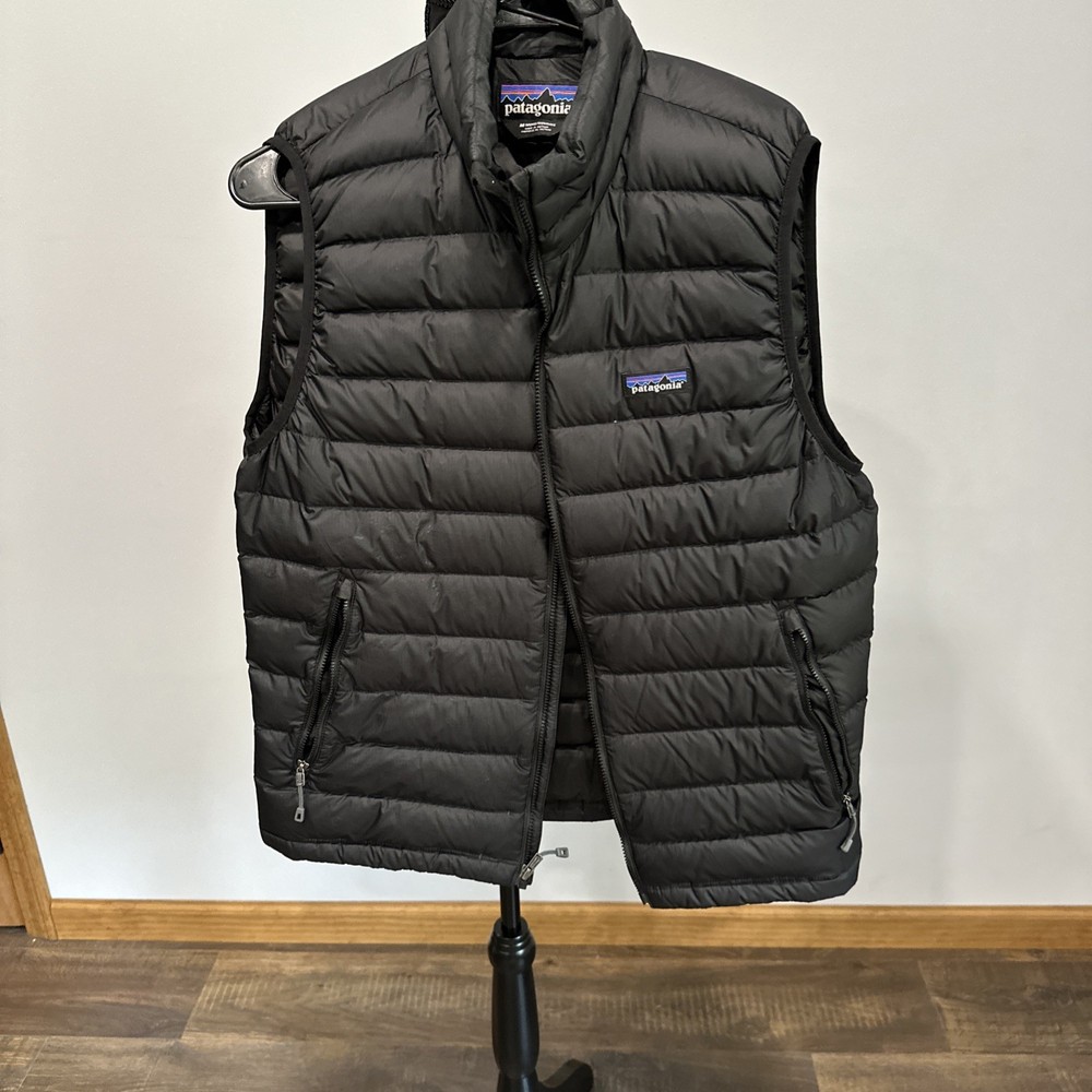 Patagonia Mens Medium Black Goose Down Puffer Vest with Zip Pockets